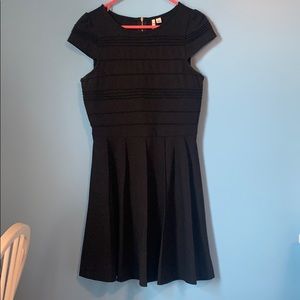 ELLE black size small cap sleeve dress
